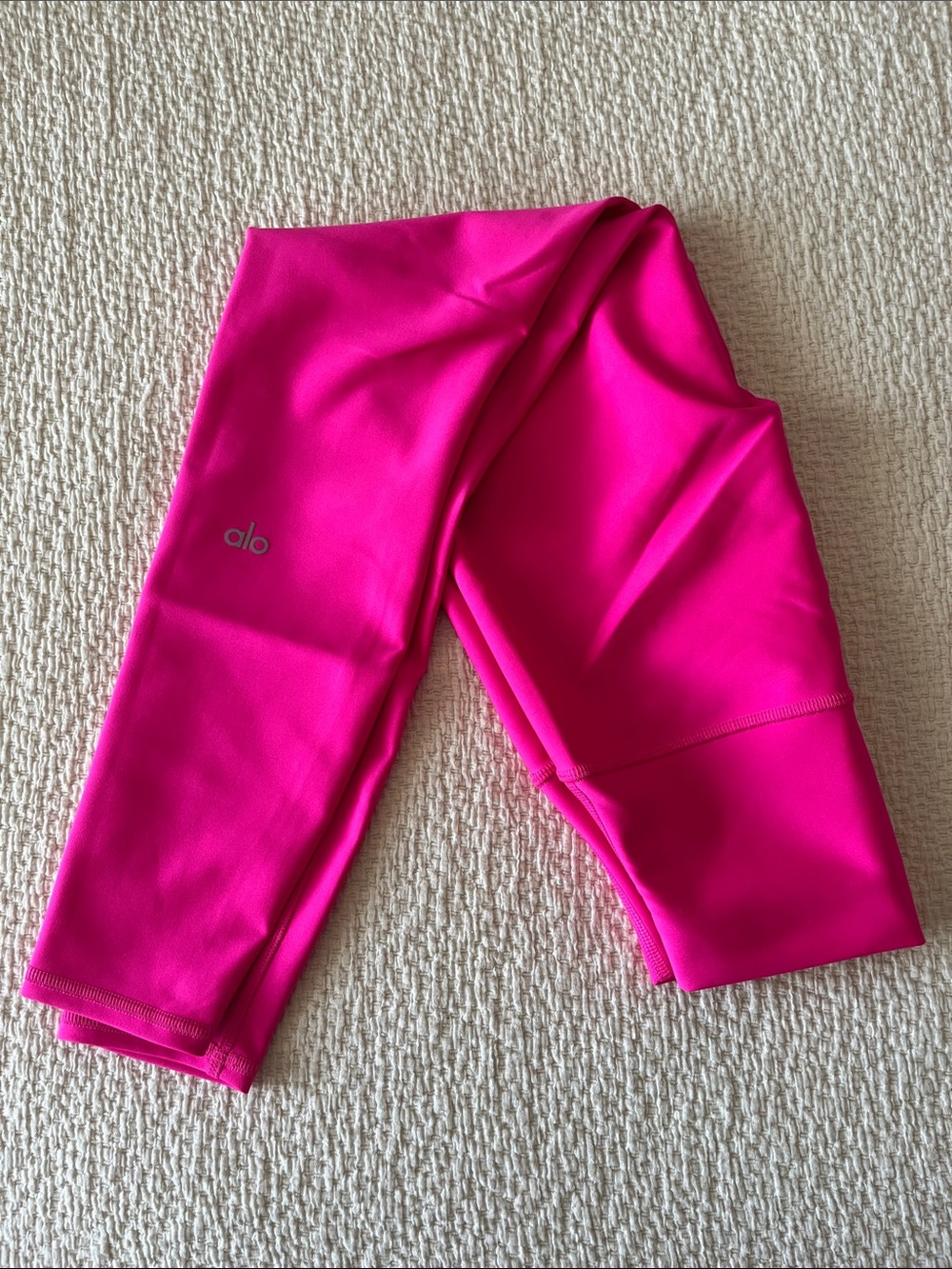 ALO Yoga Women’s Bright Fuchsia Performance Leggings